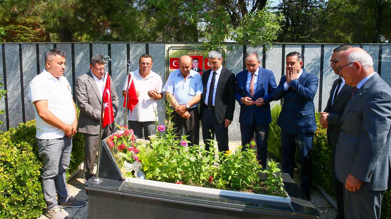 Uşak'ta 15 Temmuz dolayısıyla şehit kabirleri ziyaret edildi