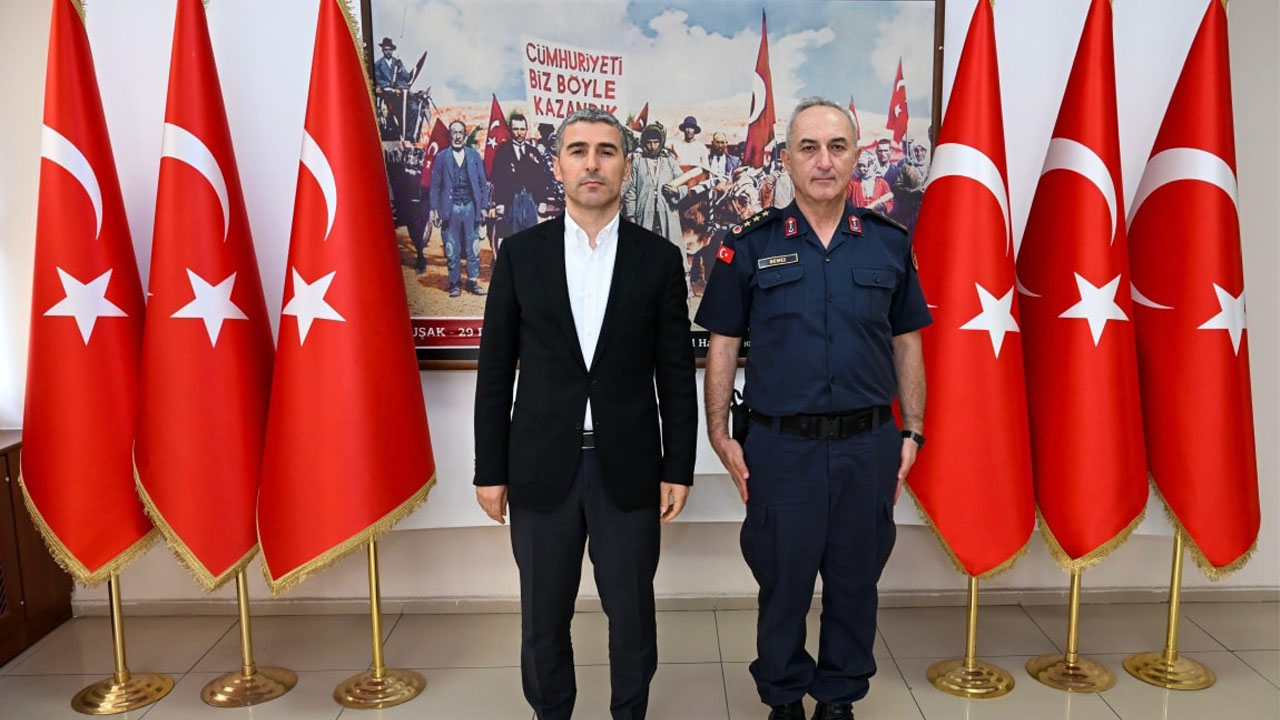 Görev değişimi öncesi veda ziyareti Albay Semiz’den Vali Aktaş’a teşekkür