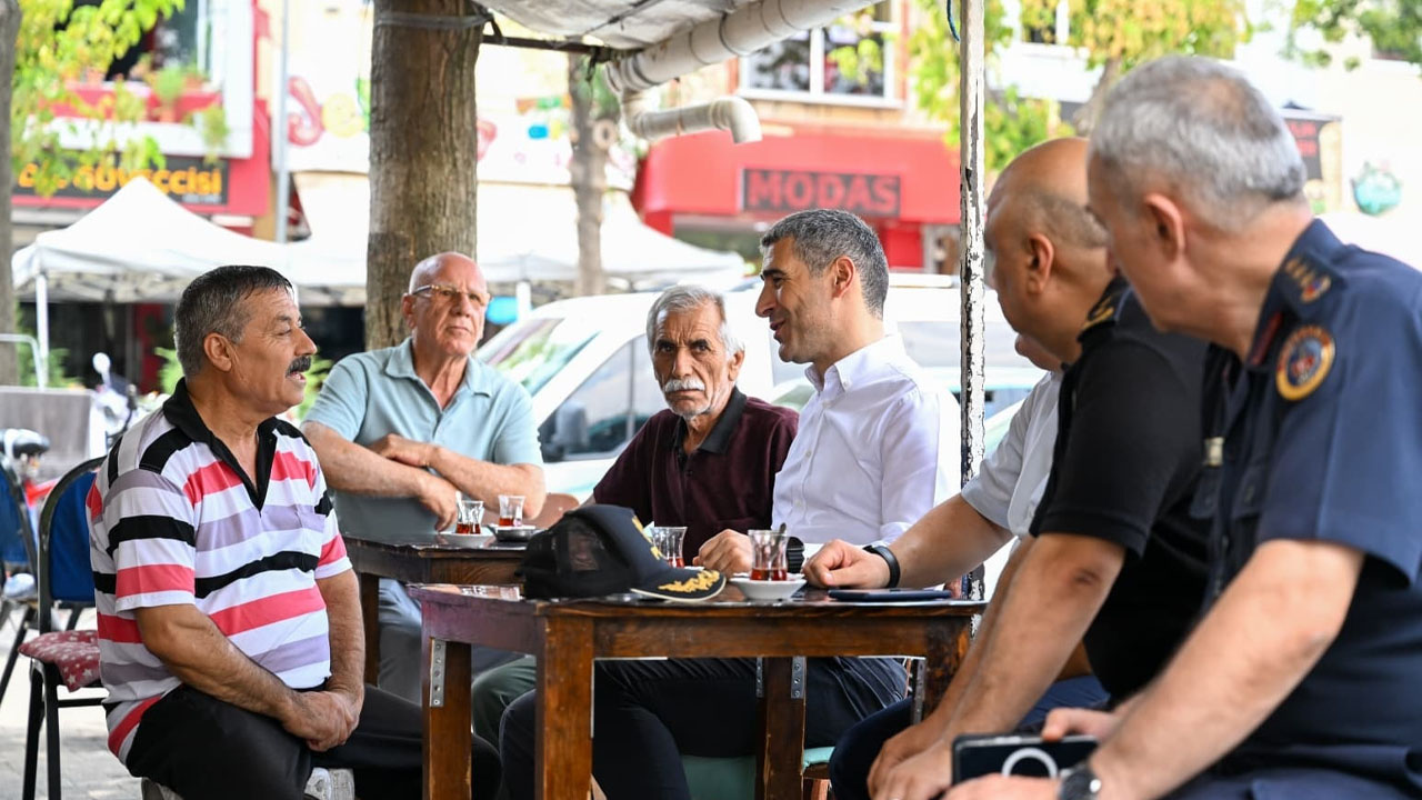 Vali Aktaş’tan esnafa samimi ziyaret: “Hep Yanınızdayız”