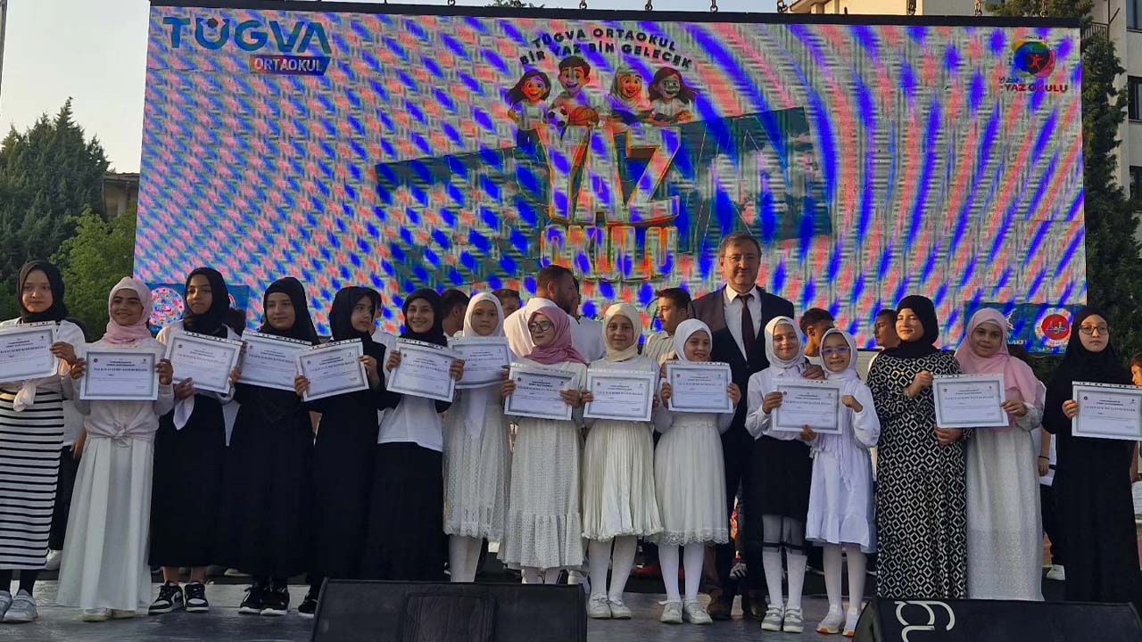 Uşak'ta Yaz Kur'an Kursları muhteşem şenlikle taçlandırıldı