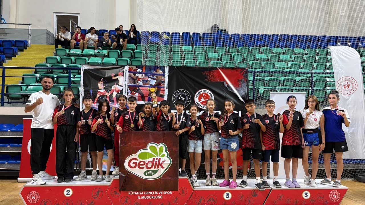 Eşme rüzgârı altın madalyalarla dolu zafer!