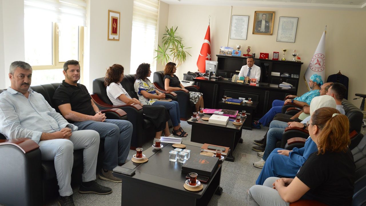 Uşak’ta sağlıkta yeni dönemi İl Sağlık Müdürü Tarık Acar göreve başladı