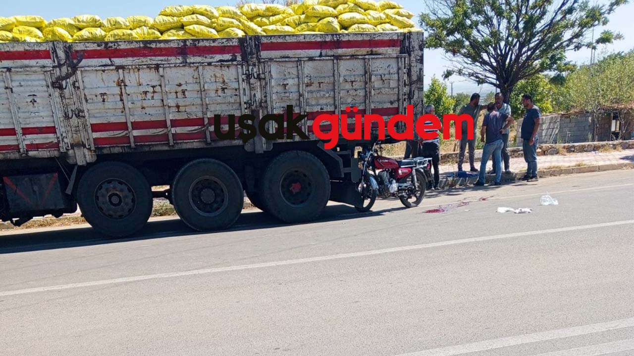 Uşak'ta park halindeki kamyona çarpan motosiklet sürücüsü yaralandı