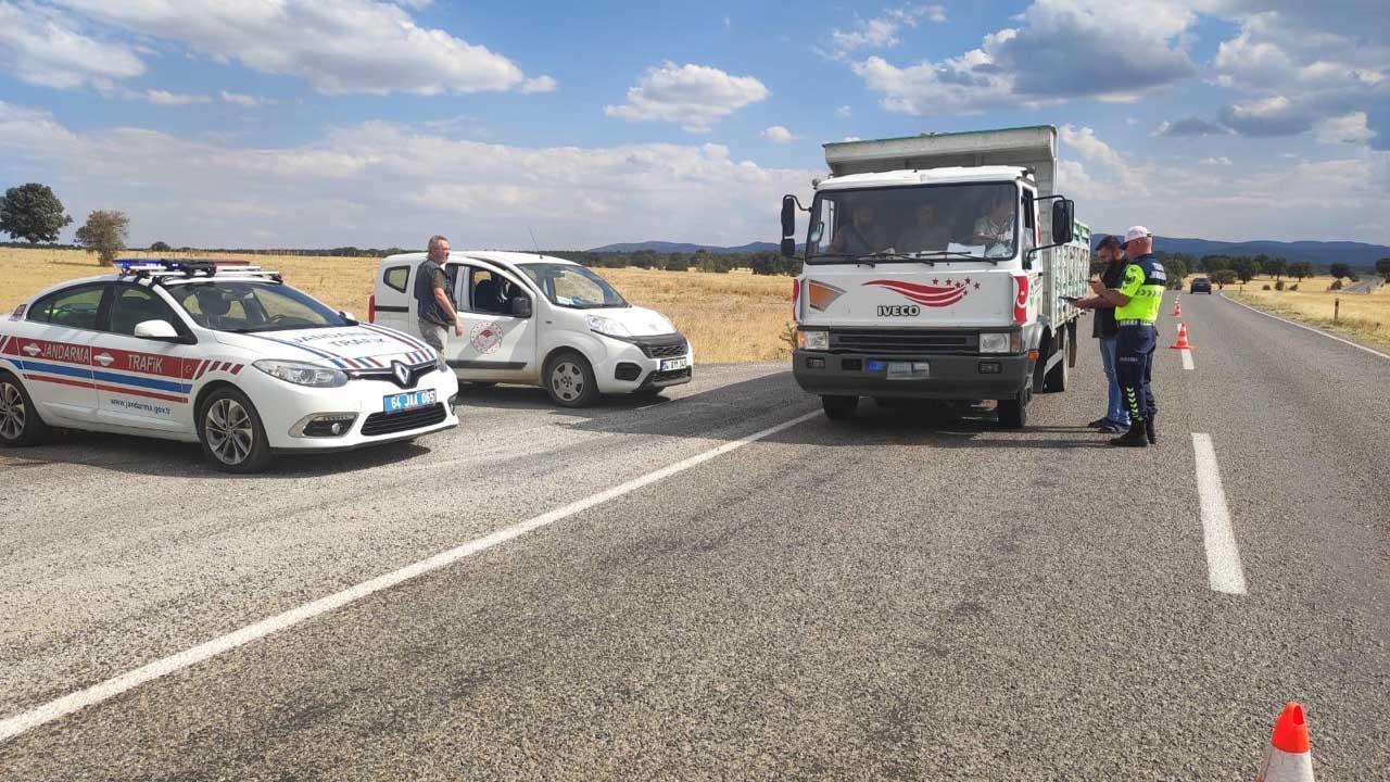 Uşak’ta şap hastalığının yayılmaması için ekipler denetimde