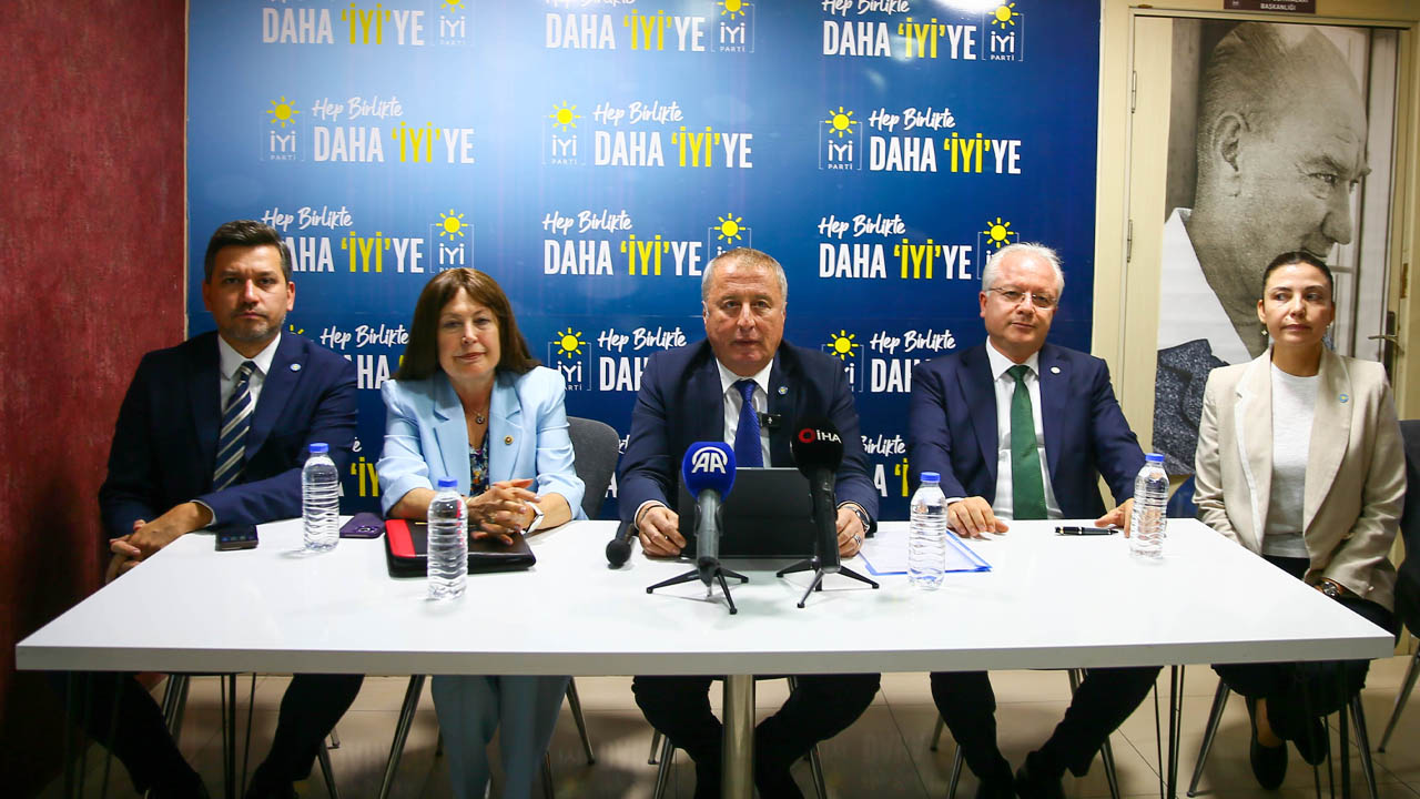 İYİ Parti Uşak Teşkilatına, İYİ Parti Genel Başkan Yardımcısı Olgun'dan ziyaret