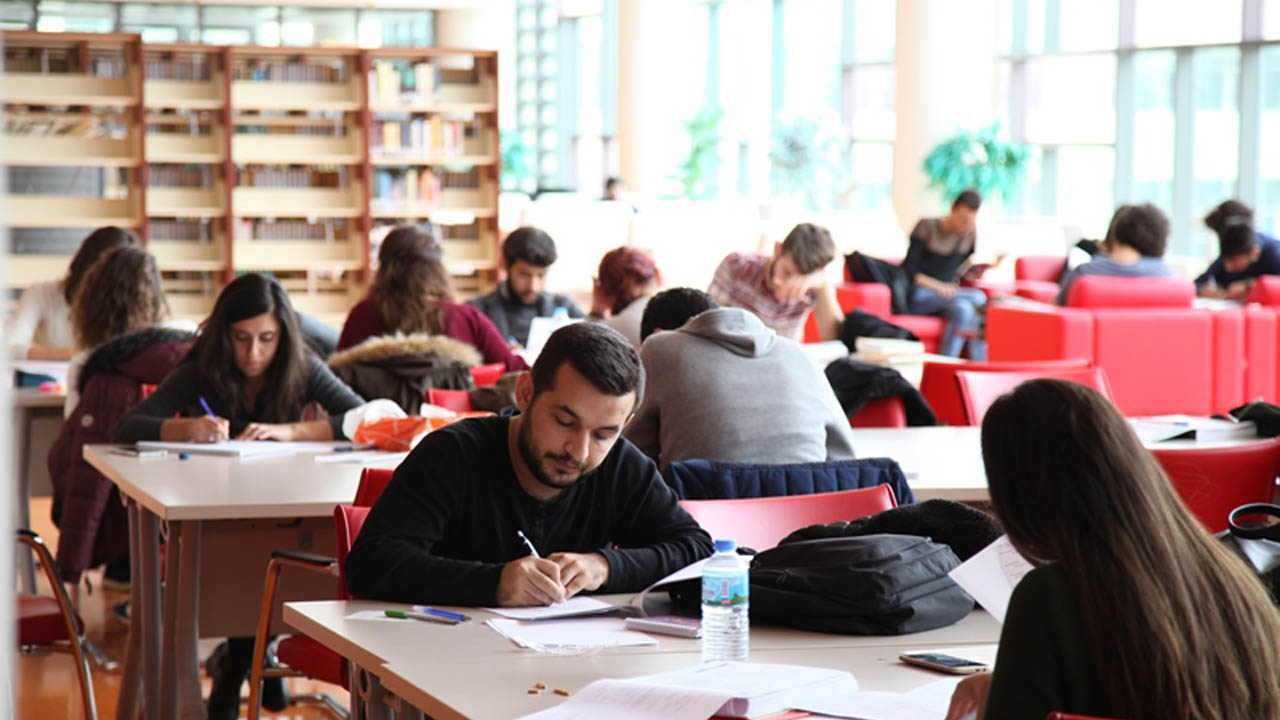 YÖK Başkanı Açıkladı: Üniversiteyi Hızlandırılmış Şekilde Bitirmenin Yolu Geliyor