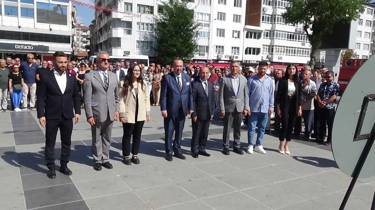 Demokrasi ve Cumhuriyet coşkusu… CHP’nin 102. Yılı Uşak’ta kutlandı