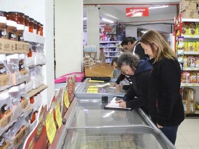 Uşak’ta raf ömründen hijyene gıda işletmeleri sıkı takipte