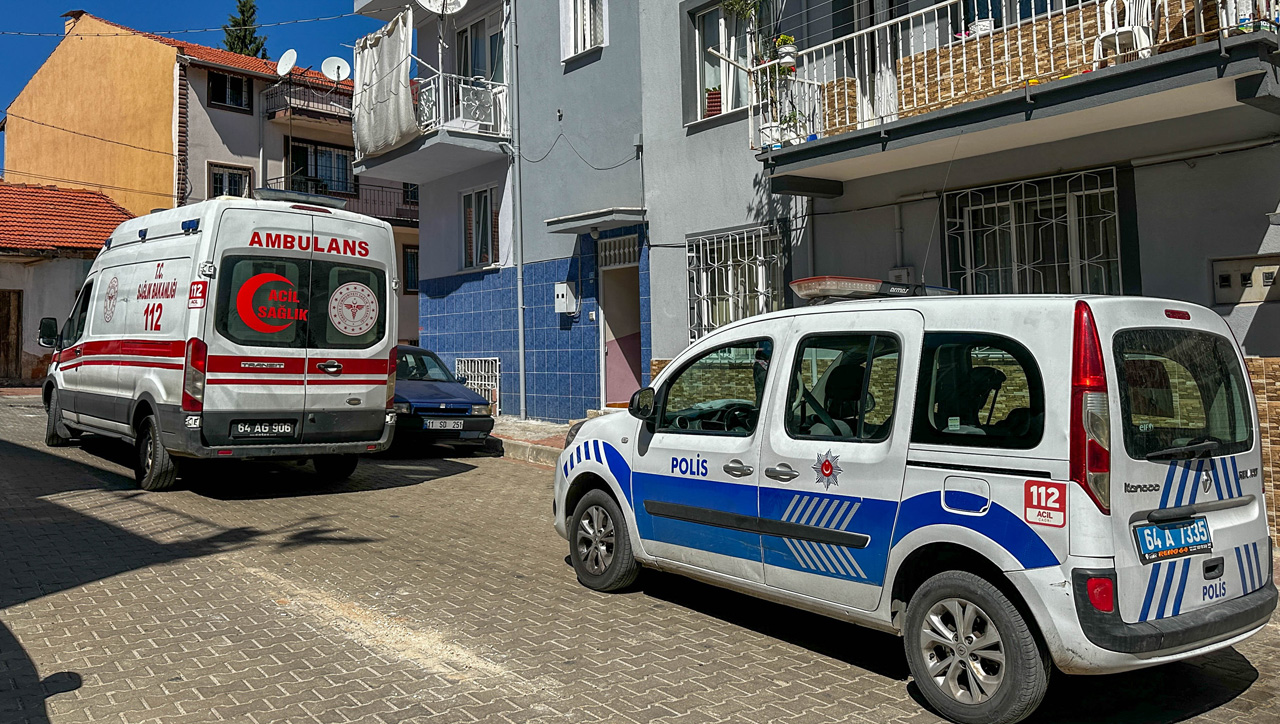 Uşak'ta bir genç evinde ölü bulundu