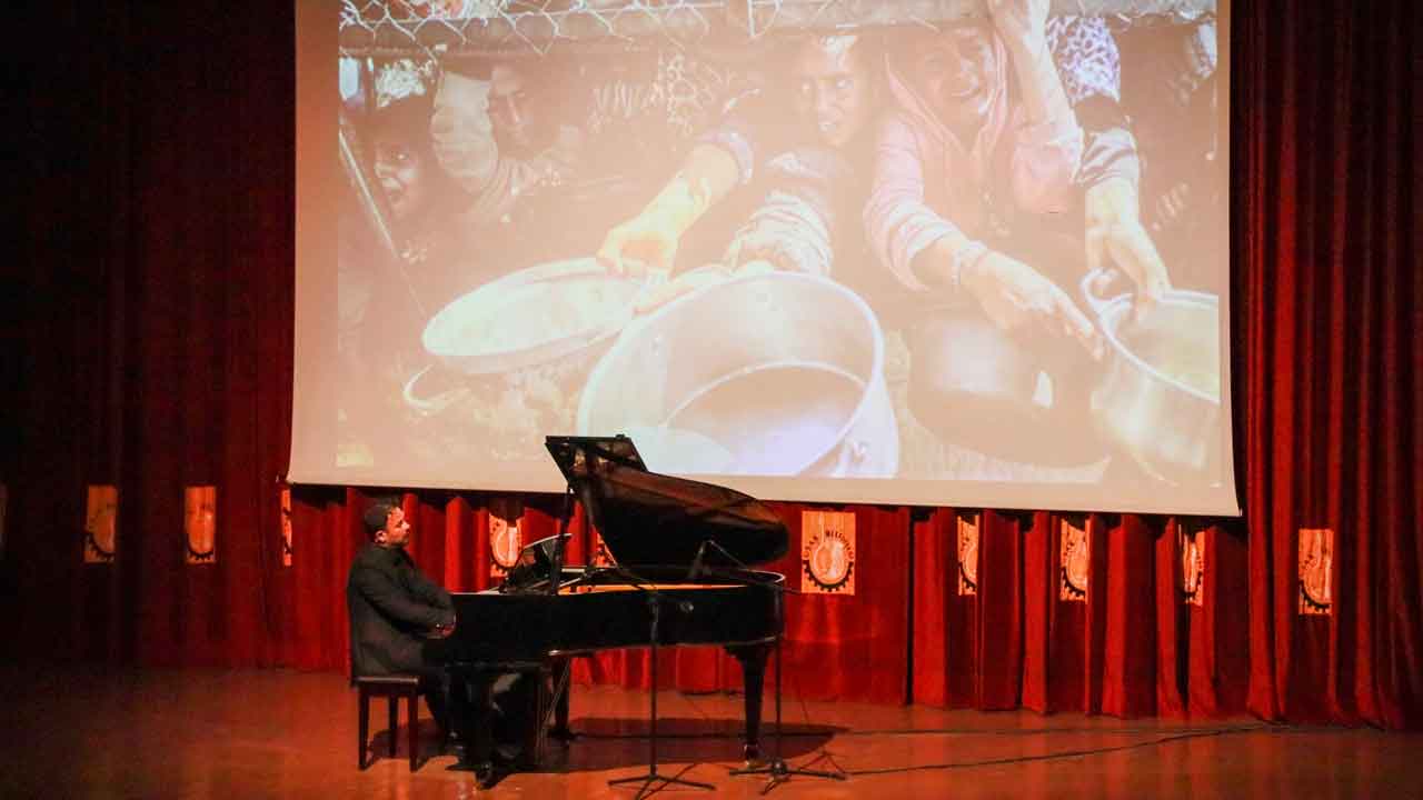 Uşak'ta piyano eşliğinde Yeşilçam’ın unutulmaz melodileri