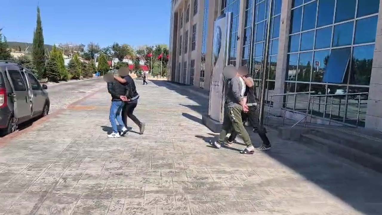 Uşak'ta torbacı operasyonu, 4 kişi tutuklandı