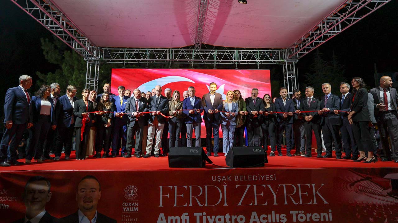 Huzurpark Ferdi Zeyrek Amfi Salonu Hizmete Girdi