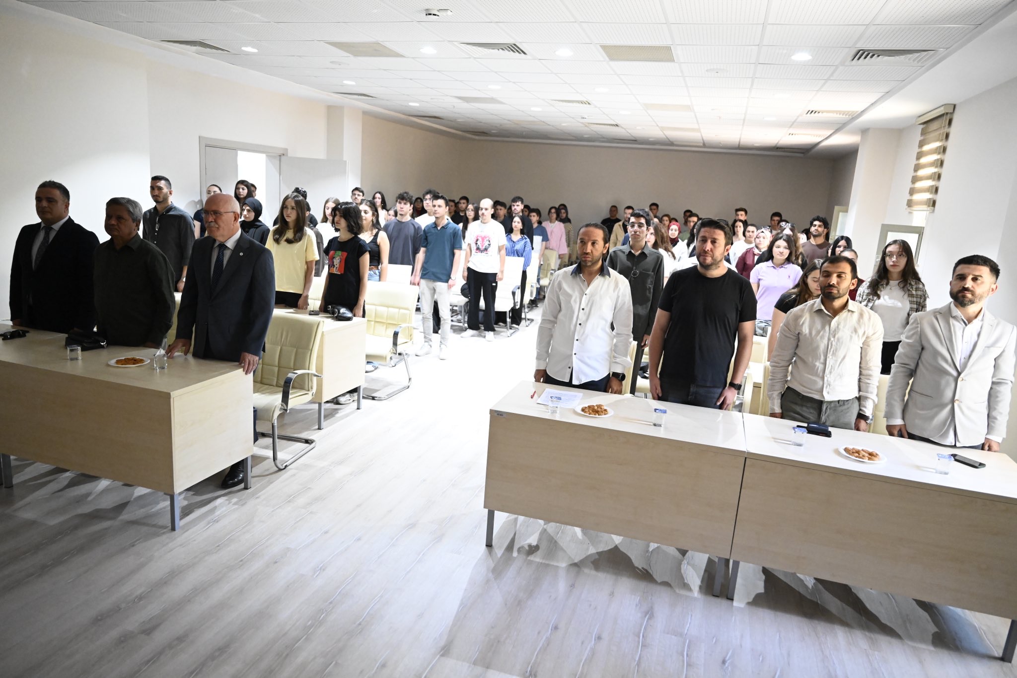Uşak Üniversitesi Öğrencileri TÜBİTAK Destekli kongre ile bilim dünyasına adım attı