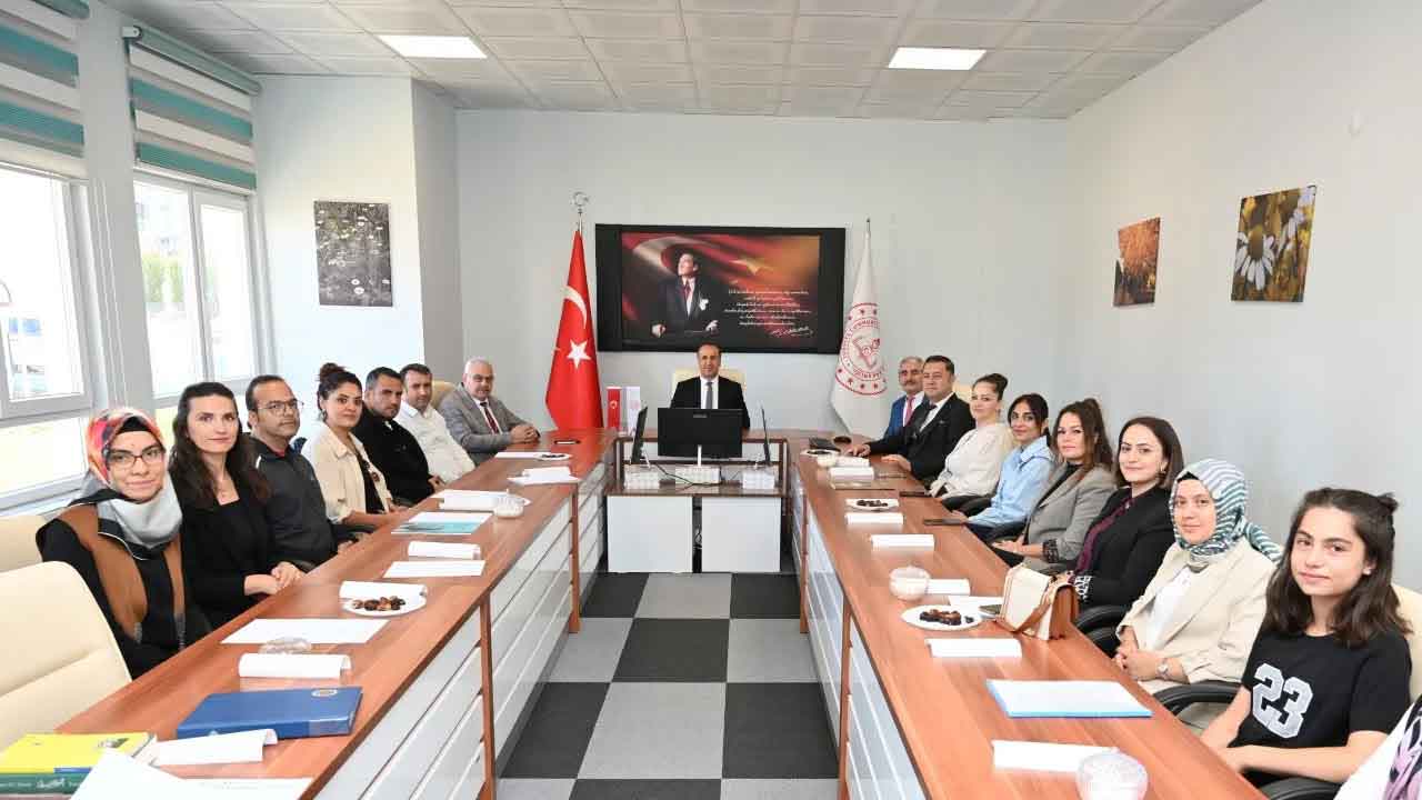 Uşak İl Milli Eğitim Müdürlüğü’nde Anadolu Mektebi Projesi masaya yatırıldı