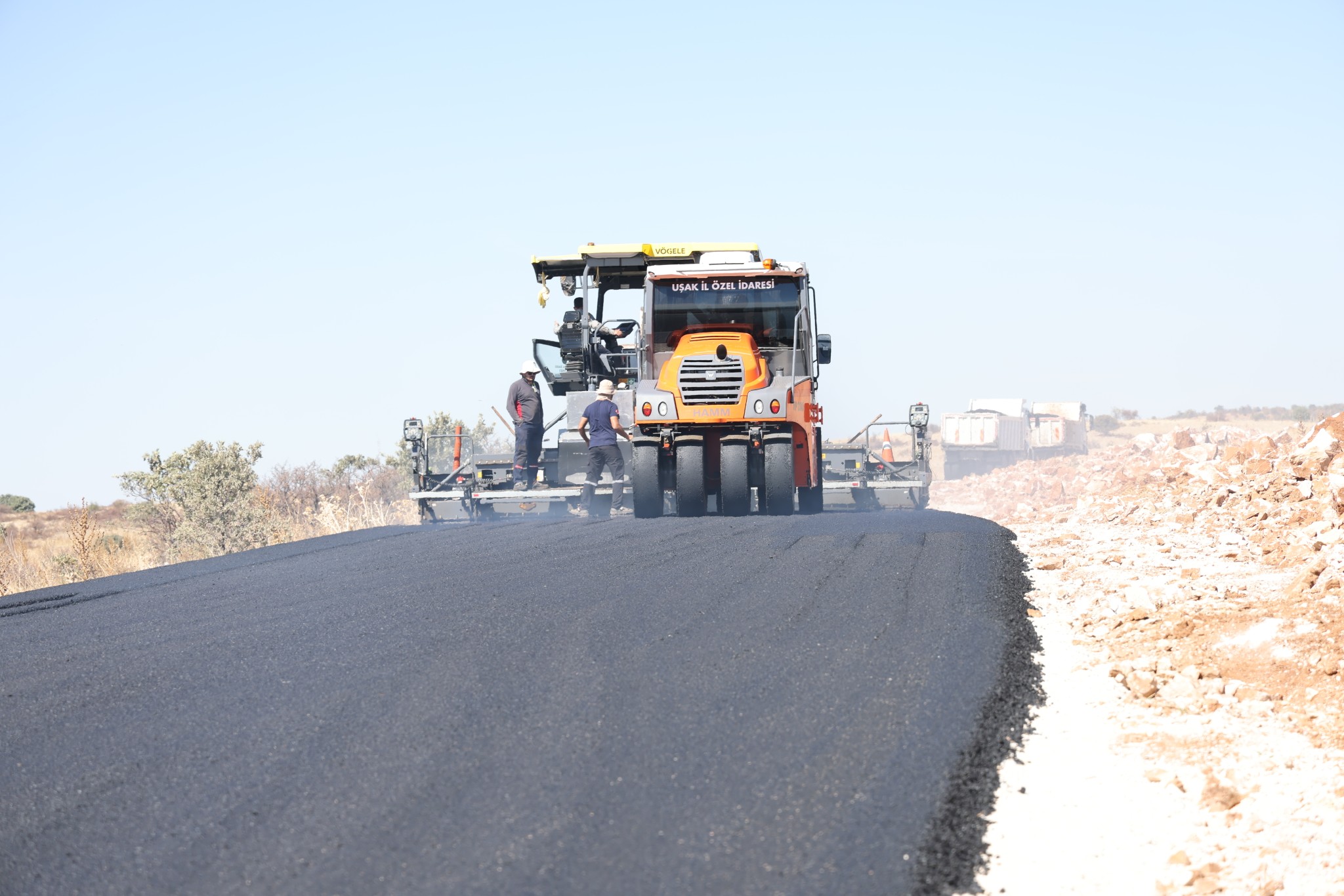 Uşak İl Özel İdaresi Asfaltsız yol bırakmayacak