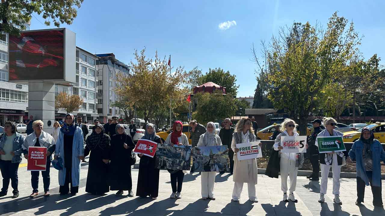 Uşak'ta "Gazze için Sessiz Çığlık"
