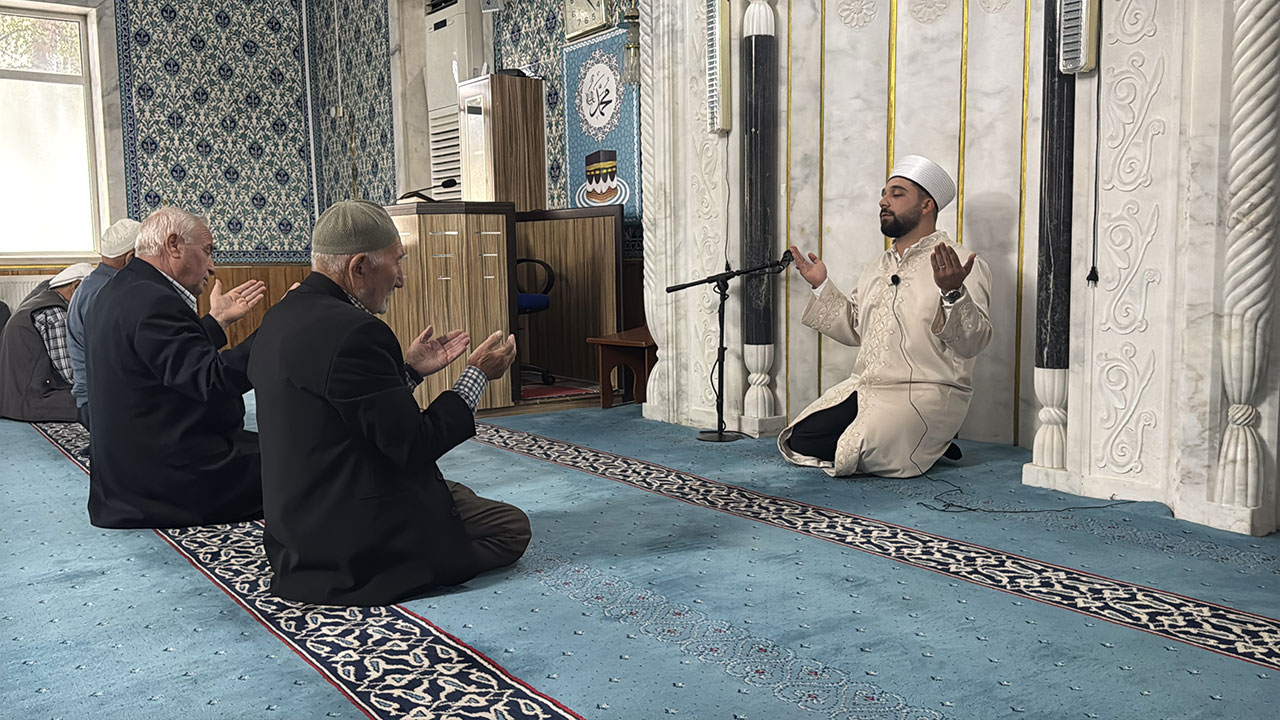 Hafız kardeşler Kur’an hizmetinde örnek oldu