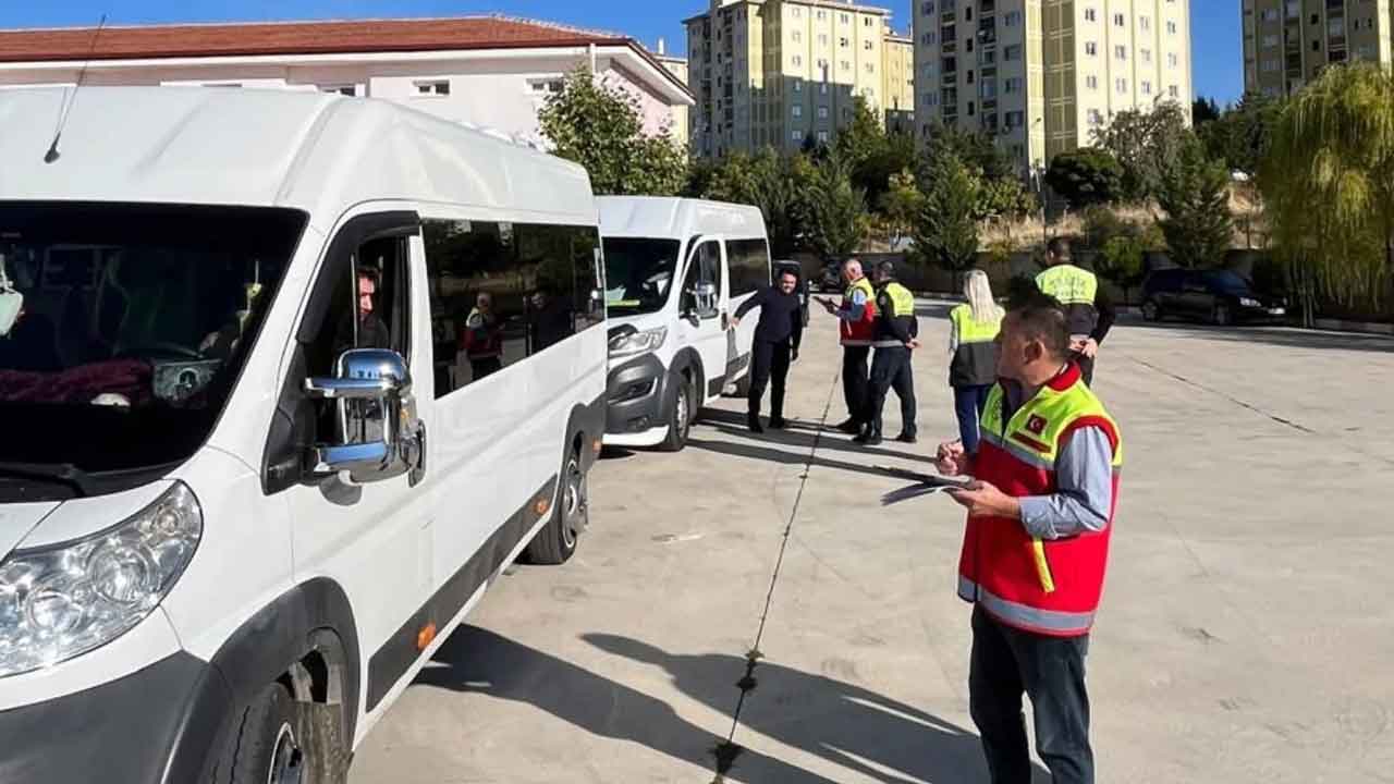 Uşak’ta trafik denetimleri tam gaz: 37 okul servisine ceza kesildi