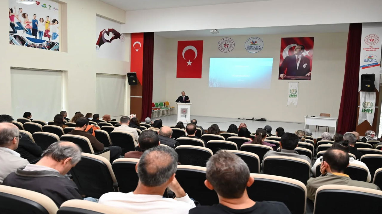Uşak’ta “İyilikte Yarışan Sınıflar” projesi başladı öğrenciler iyilikte buluşuyor