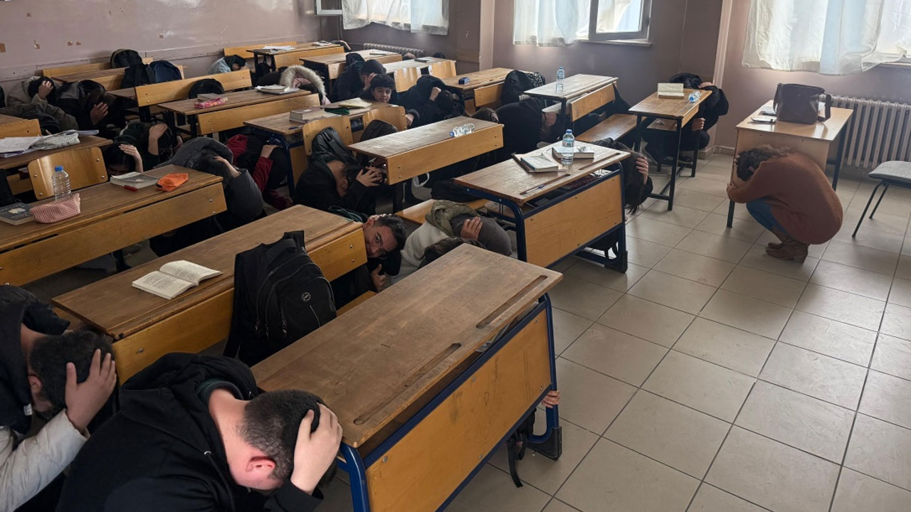 Uşak'ta Okullar Afet Tatbikatına Hazırlanıyor
