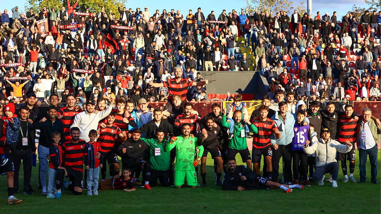 Tribünler şahlandı Uşakspor evinde yıkılmadı