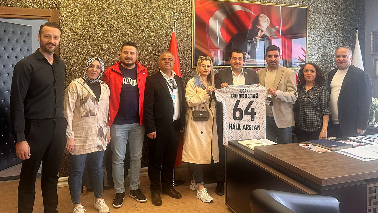 Uşak Belediyesi’nden kadın futboluna destek mesajı