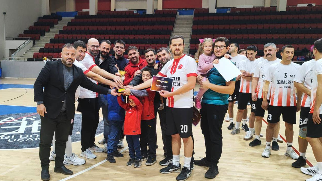 Kamu Spor Oyunları sona erdi şampiyon Uşak İl Milli Eğitim Müdürlüğü