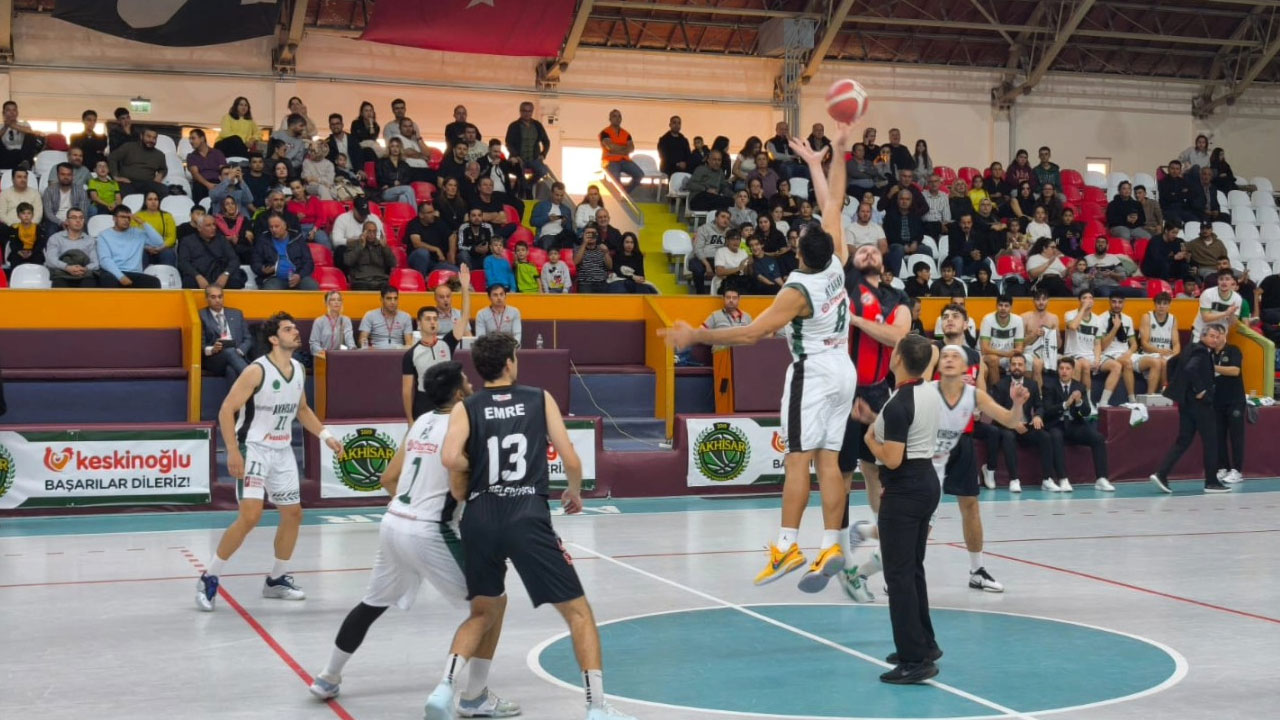 İlkler Şehri Uşak Basketbol lige mağlubiyetle başladı
