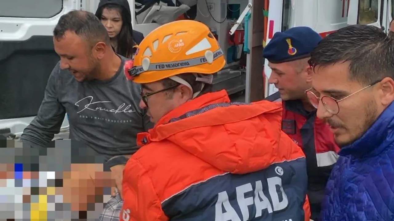 Uşak–İzmir Karayolunda Tır Şarampole Yuvarlandı: 1 Yaralı