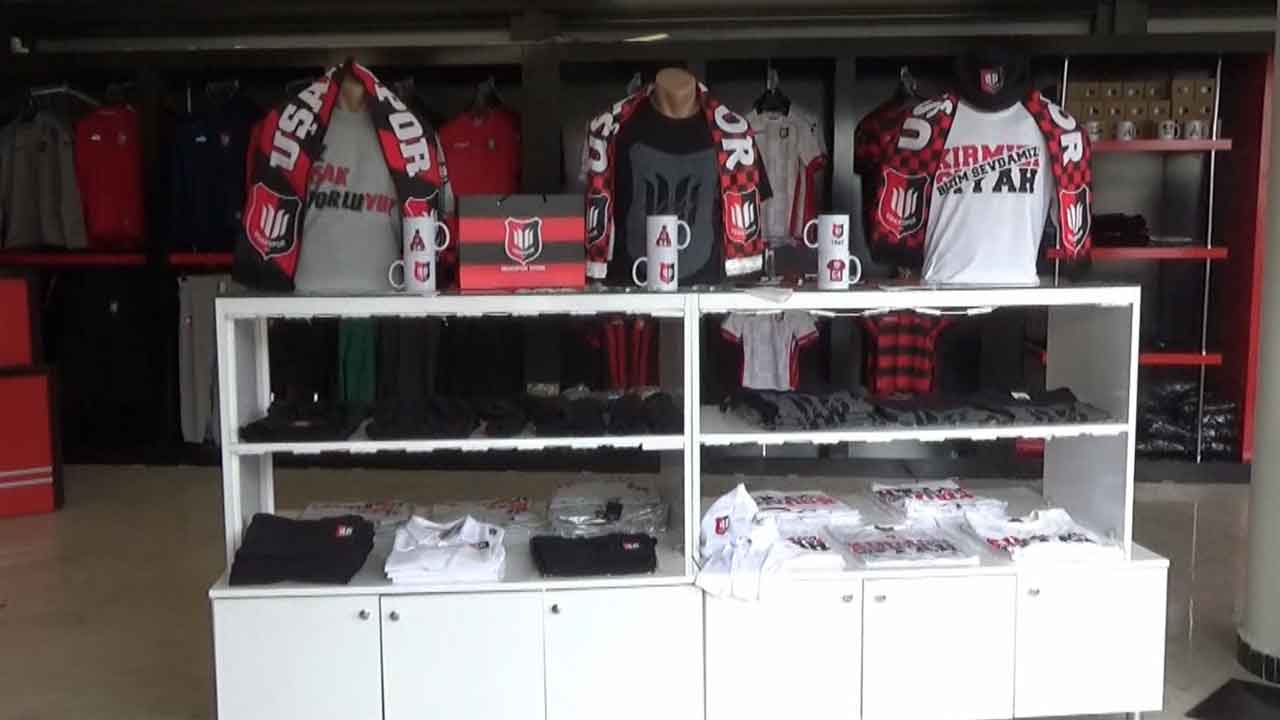 Yeni Sezon Forması, Atkısı, Kupasıyla AşigoStore Uşaklıları Bekliyor