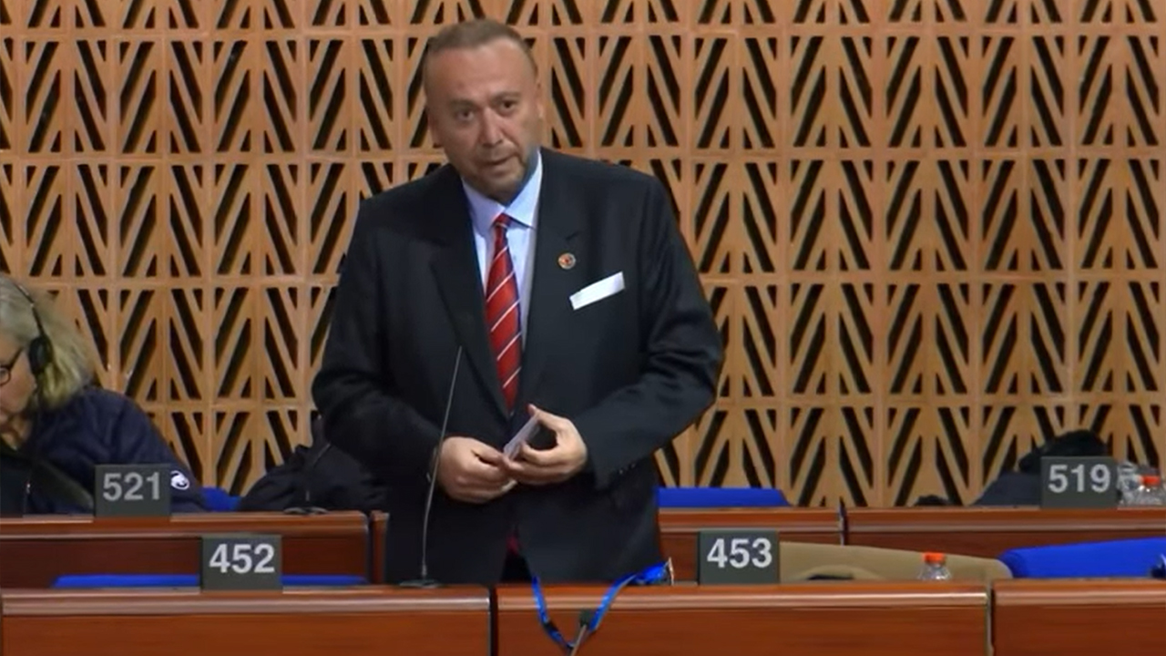 Başkan Özkan Yalım Strazburg’da Konuştu: “Yerel Yönetimlerin Gücü, Avrupa’nın Gücüdür”