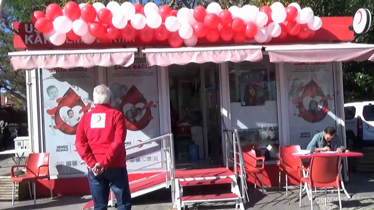 Kızılay Haftasında Uşak'tan Gurur Verici Tablo: "Kan Sıkıntısı Çeken Yok"