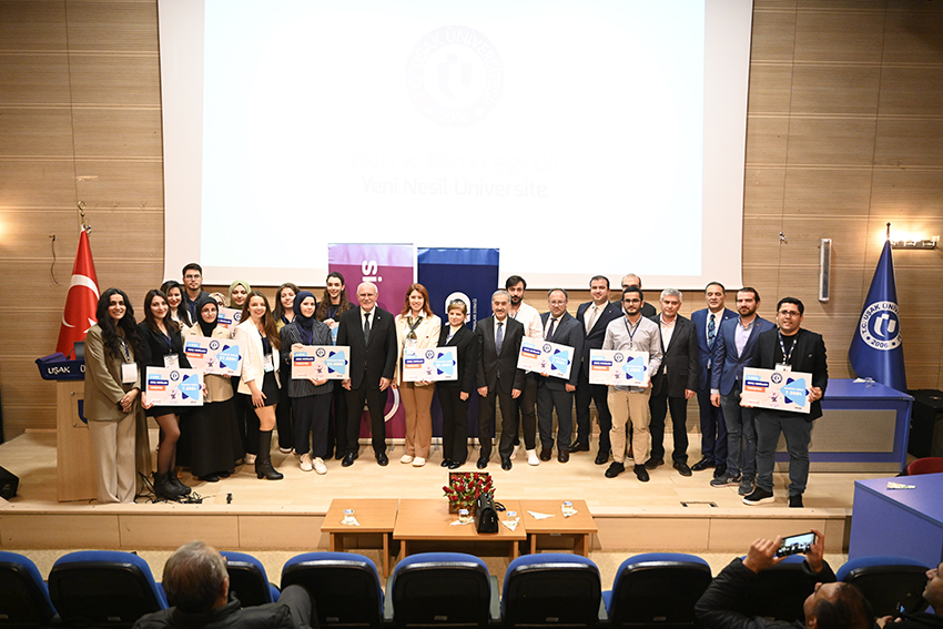 Uşak Üniversitesi’nde Fikirler Yarıştı Gençler Ödüllerini Aldı