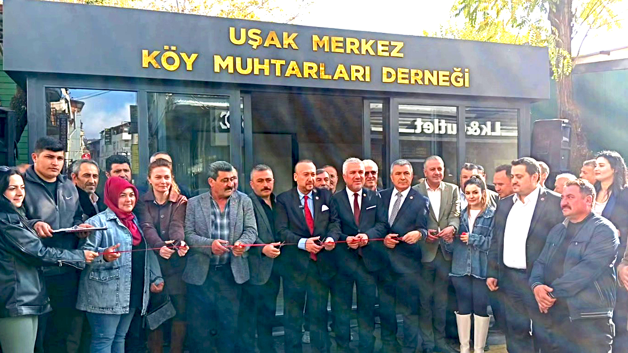 Uşak'ta Muhtarlara Özel Hizmet Merkezi Açıldı: "Tam Olması Gereken Yerde"