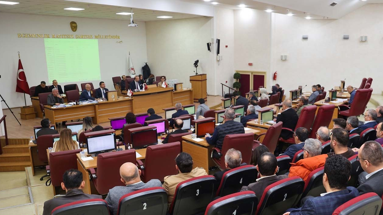 Uşak’ta asker ailelerine yardım ödeneğine  AKP, MHP ve İYİ Parti'den red