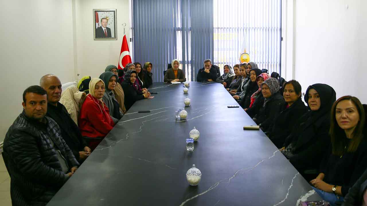 AK Parti Uşak Kadın Kolları 81 İl Ortak Basın Açıklaması