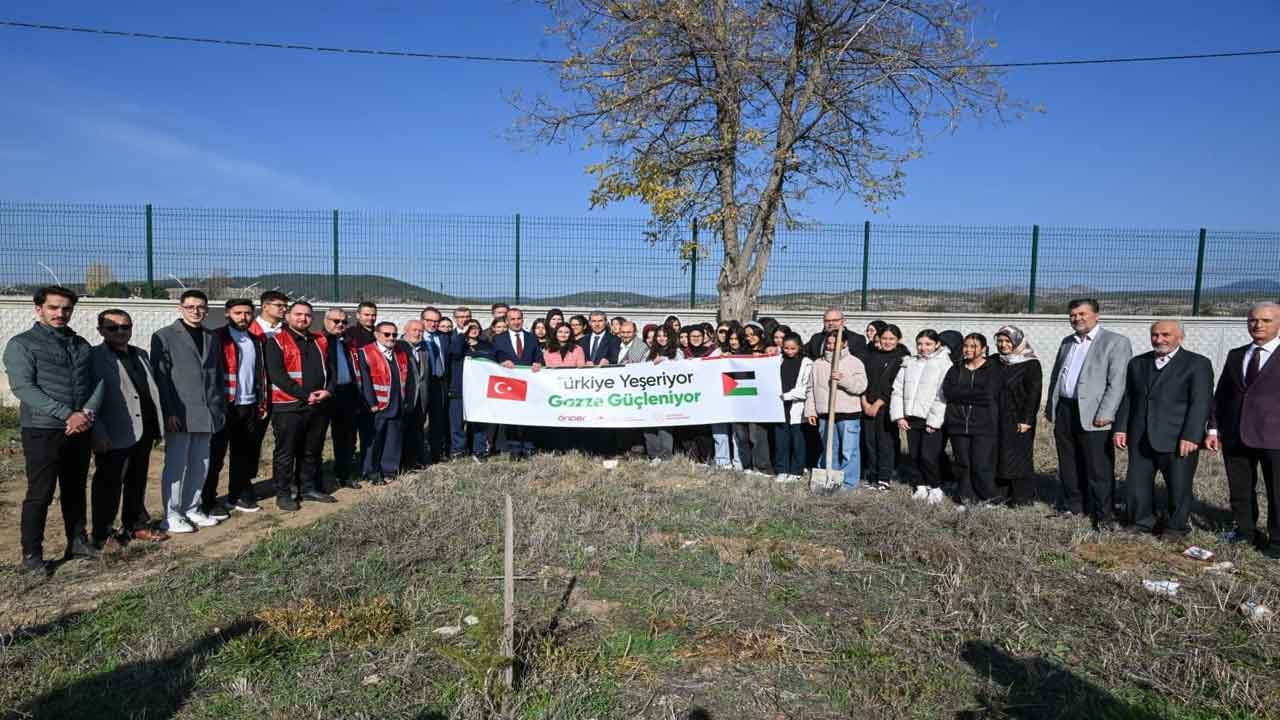 Uşak’ta Gazze İçin Birlik Mesajı: “Bu Fidanlar Umudun Sembolü”