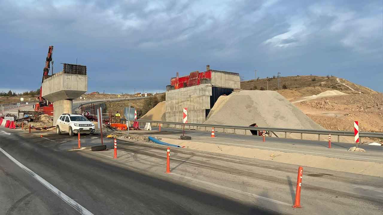 Uşak'ta inşaattan düşen işçi öldü