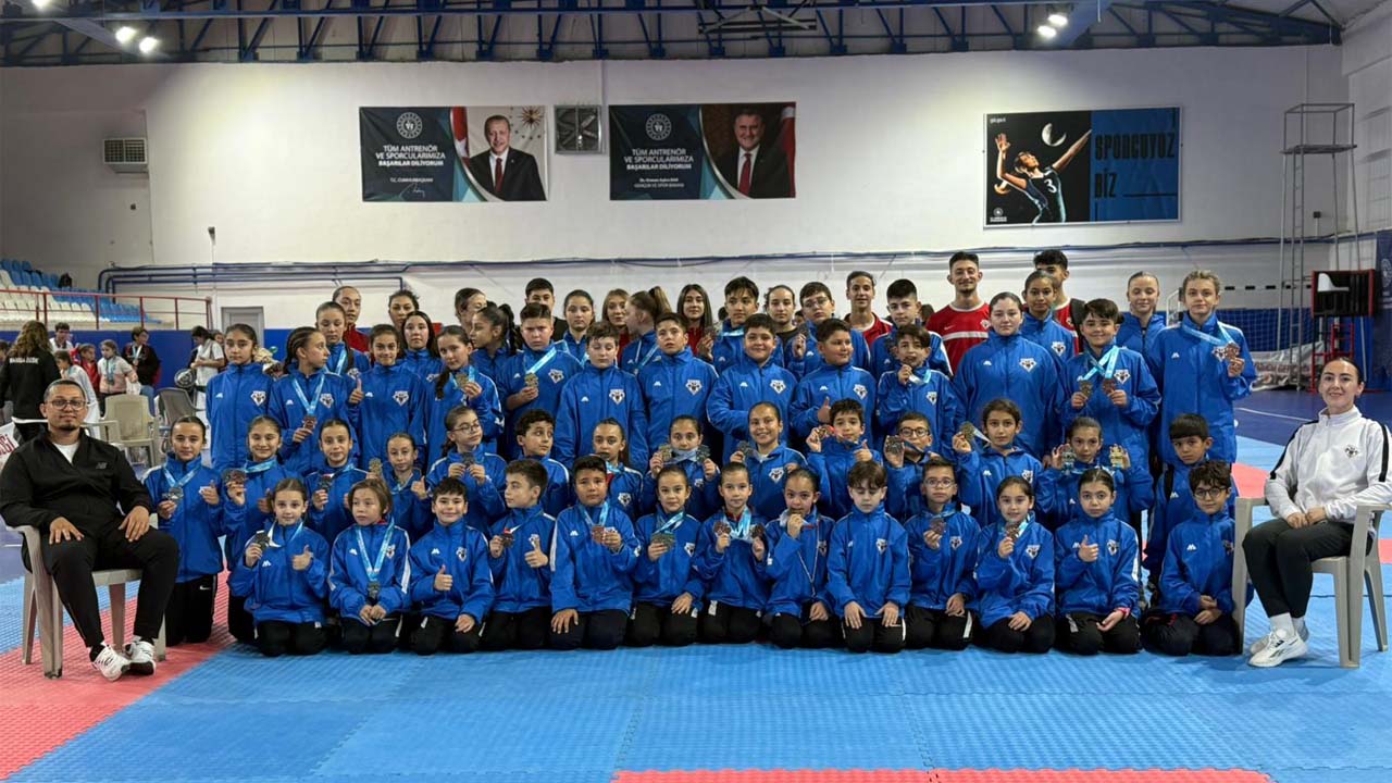 Uşak Karate Özlem Spor Kulübü Başarıya Doymuyor, Bu Kez 83 Madalya