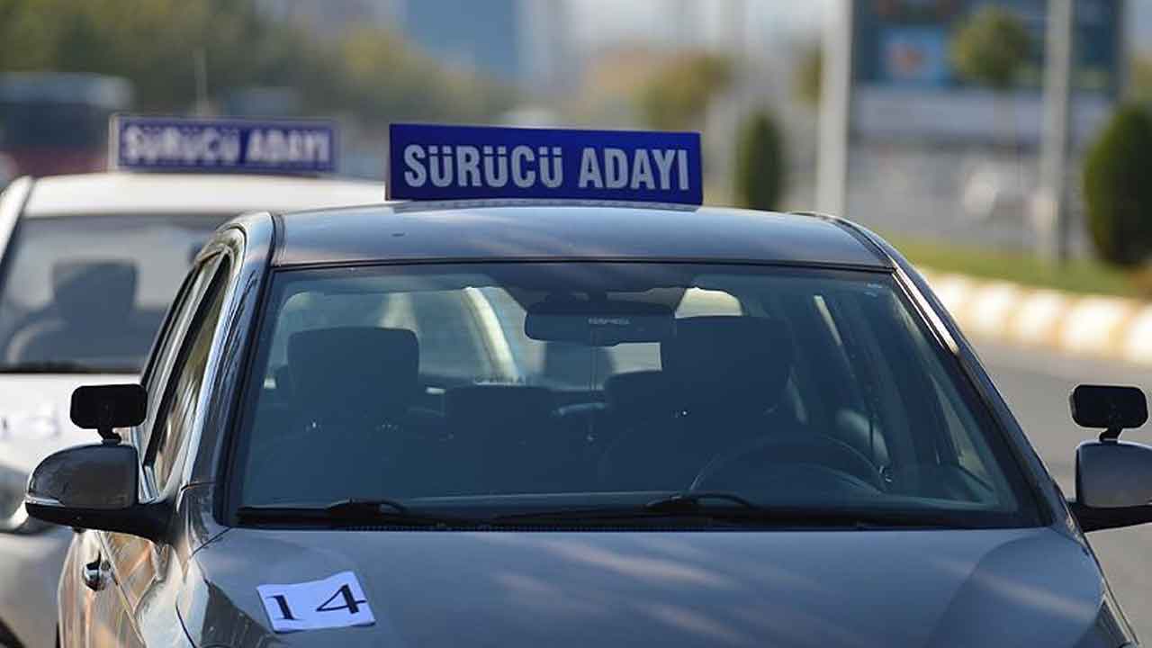 Aday Sürücülere için Önemli Karar Anayasa Mahkemesi O Düzenlemeyi İptal Etti