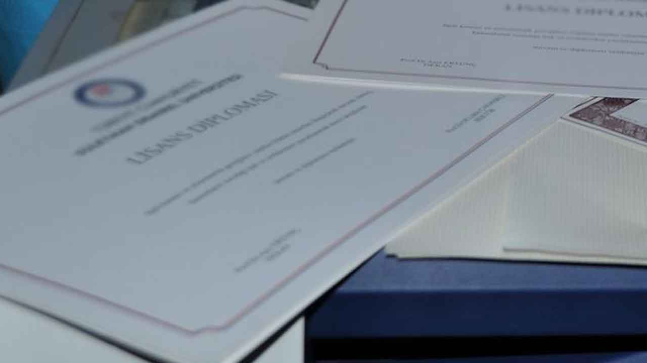 E-Devlet Vaadiyle Büyük Oyun Diploma Dolandırıcıları Yüz Binlerce Lira Vurgun Yapıyor
