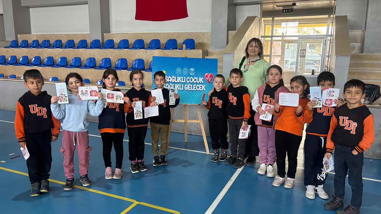 Uşak Dikilitaş İlkokulu'nda Sağlıklı Çocuk Sağlıklı Gelecek Programı