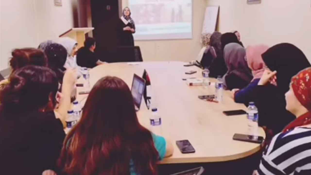 Uşak’ta KYK Öğrencilerine Helal Gıda Eğitimi ve Film Etkinliği