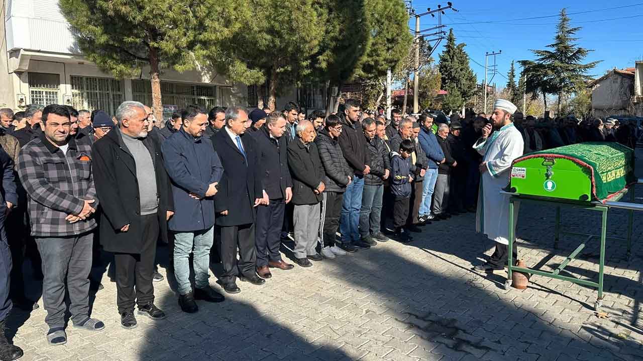 Uşak'ta kazada ölen 3 yayadan Mehmet Karaman son yolculuğuna uğurlandı