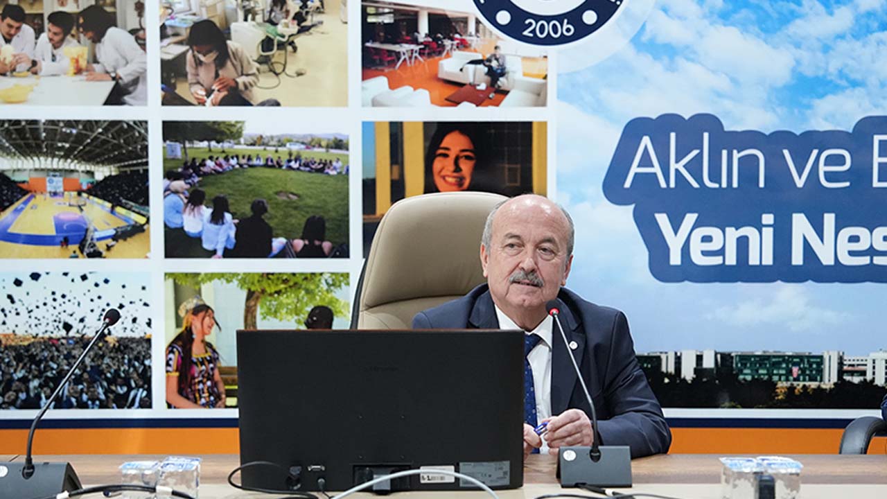 Rektör Demir’den İlk Toplantıda Güçlü Mesaj: “Topluma Karşı Sorumluluğumuz Büyük”