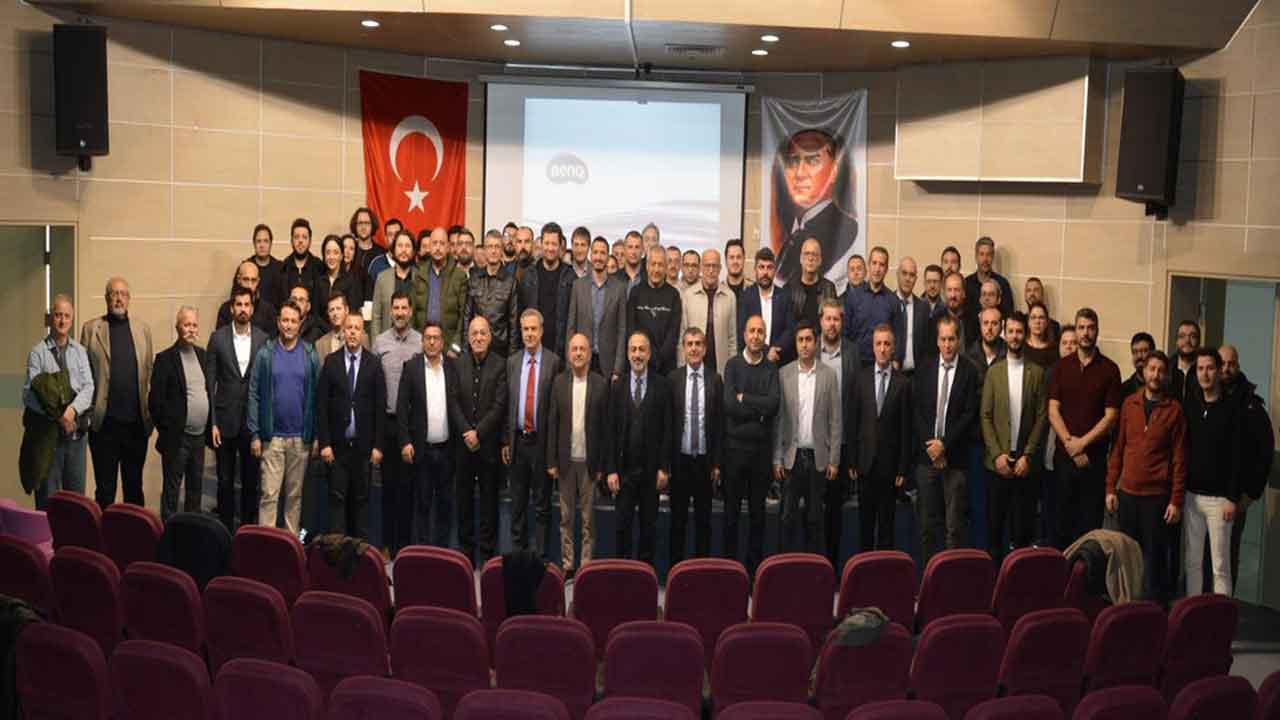 Türkiye’nin Dört Bir Yanından Beyin Cerrahları Uşak’ta Buluştu