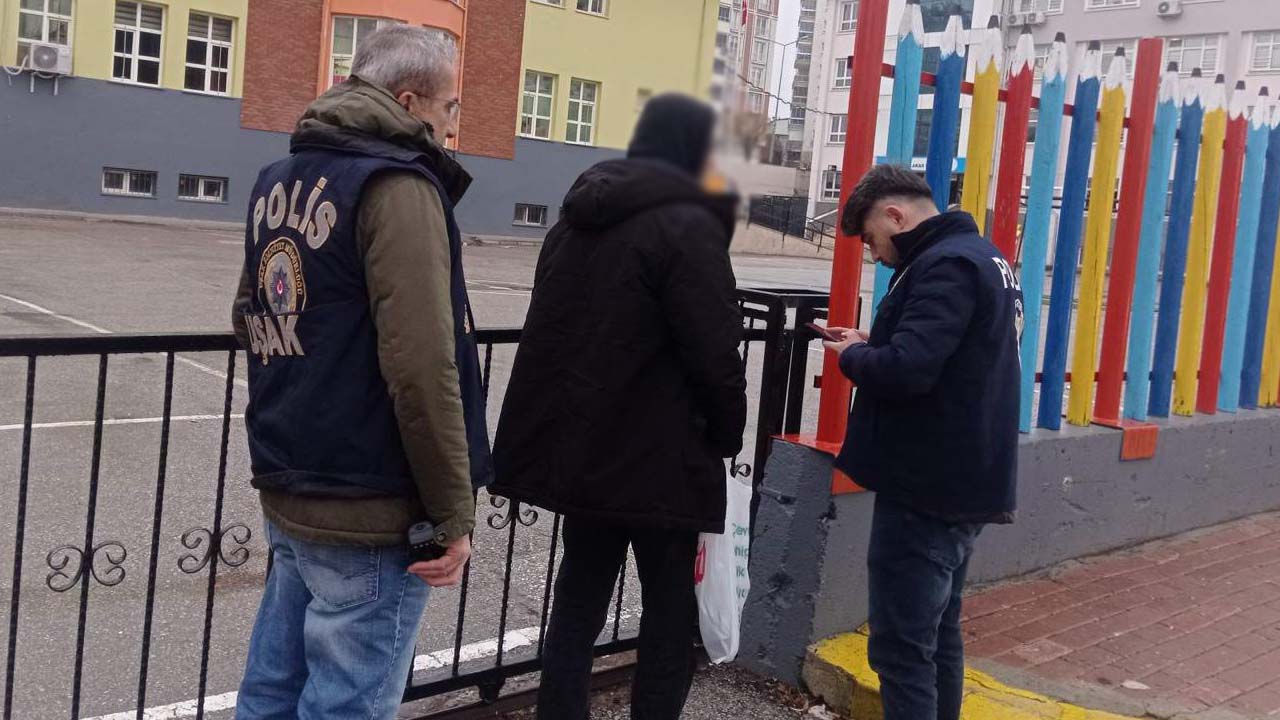 Uşak’ta Öğrencilerin Huzuru İçin Okul Çevrelerine Yakın Takip