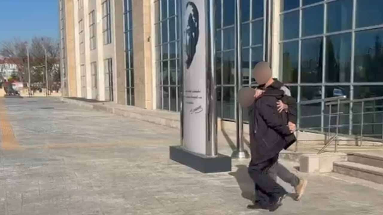 Uşak'ta midesinden 1 kilo 116 gram uyuşturucu çıkan kişi tutuklandı