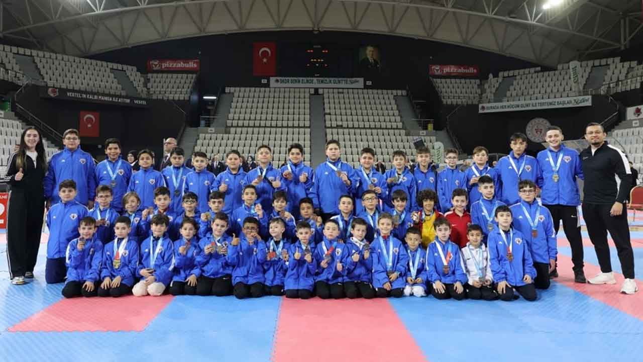 7 Yıldır Zirvede Özlem Spor Kulübü’nden Göz Dolduran Performans