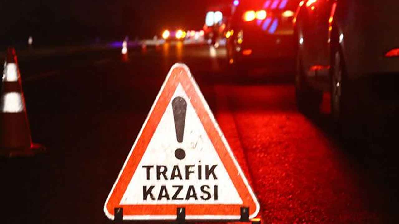 Salihli'de Kamyonla Otomobilin Çarpıştığı Kazada 1 Kişi Öldü, 1 Kişi Yaralandı
